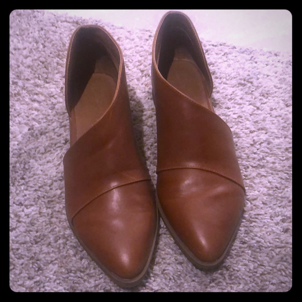 Pointed mule